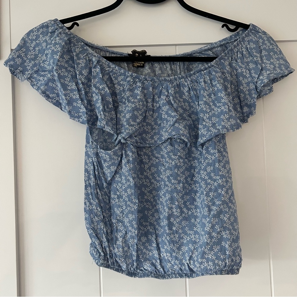 🐧2/$15 Off the Shoulder Floral Shirt